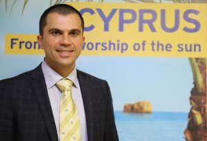 "Το 2024 η ανάκαμψη του τουρισμού, λογική η τιμή των rapid test"