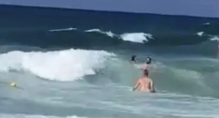 BINTEO: Καρέ καρέ η διάσωση ανήλικης που κινδύνευσε στη θάλασσα