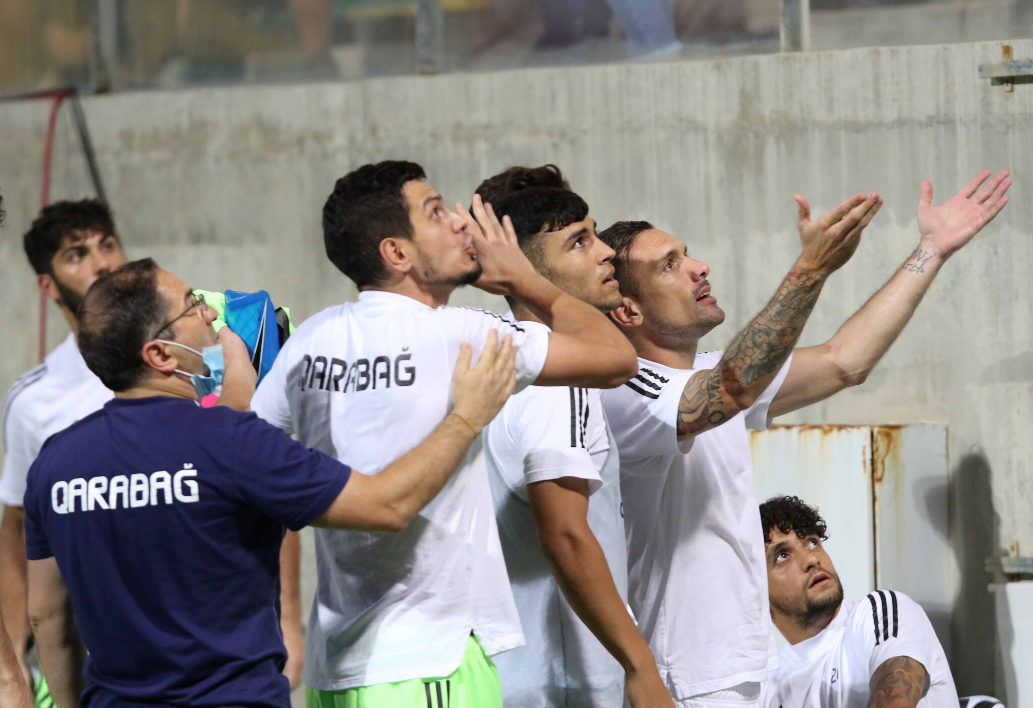 Διακοπή στην «Αρένα» μετά την ισοφάριση της Καραμπάχ