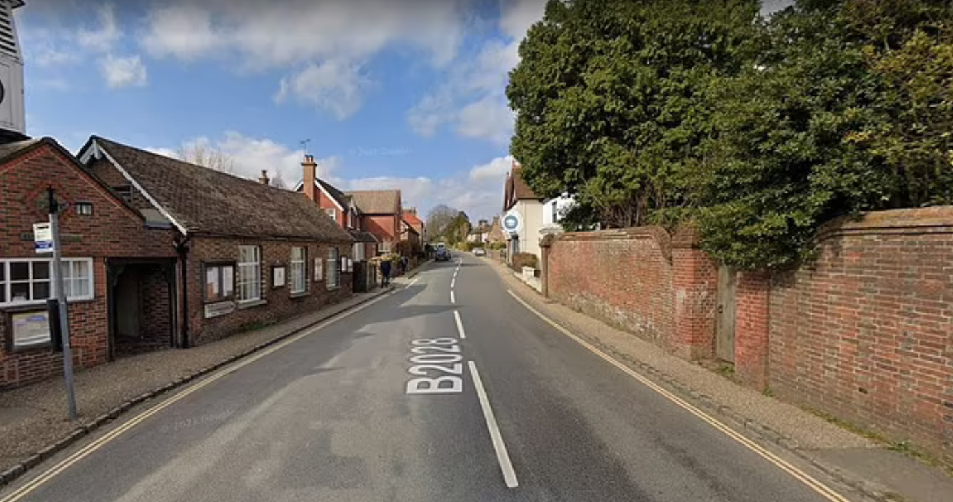 Αυτοκίνητο έπεσε πάνω σε πεζούς στο Sussex