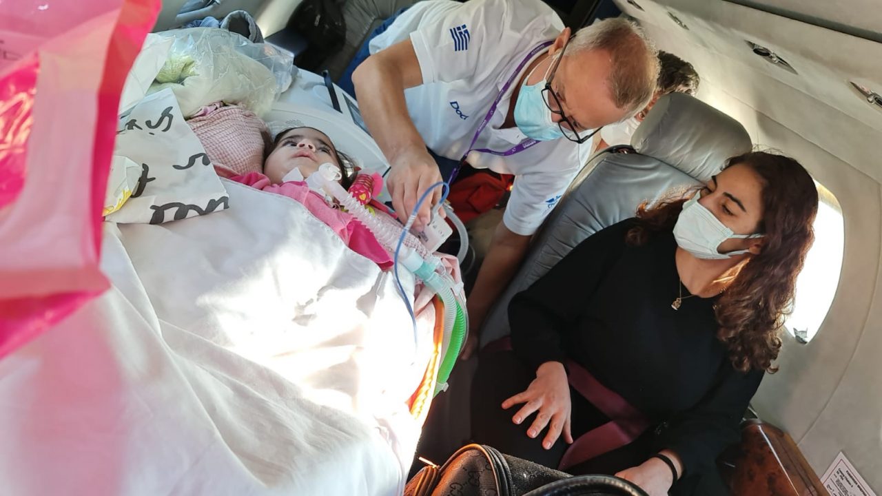 Ταξίδι ζωής για τη μικρή Άσια: Φτάνει με air-ambulance από την Τουρκία στη Κύπρο