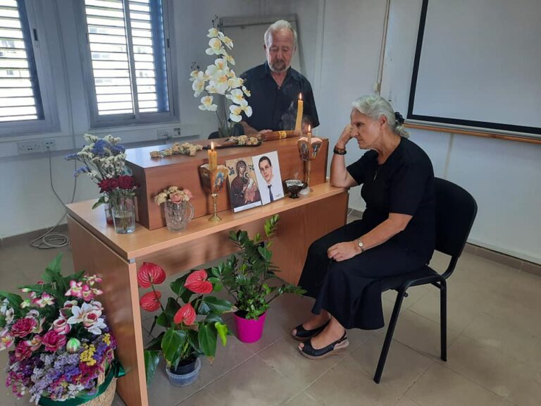 Ξεσπά η χαροκαμένη μάνα: "Δεν ξεκαθάρισαν ακόμα το οφθαλμοφανές άγριο έγκλημα"