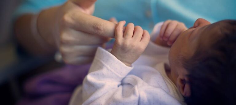 Σύνδρομο MIS-C: Η ασθένεια που ταλαιπωρεί τα παιδιά με βαριές θεραπείες (ΒΙΝΤΕΟ)