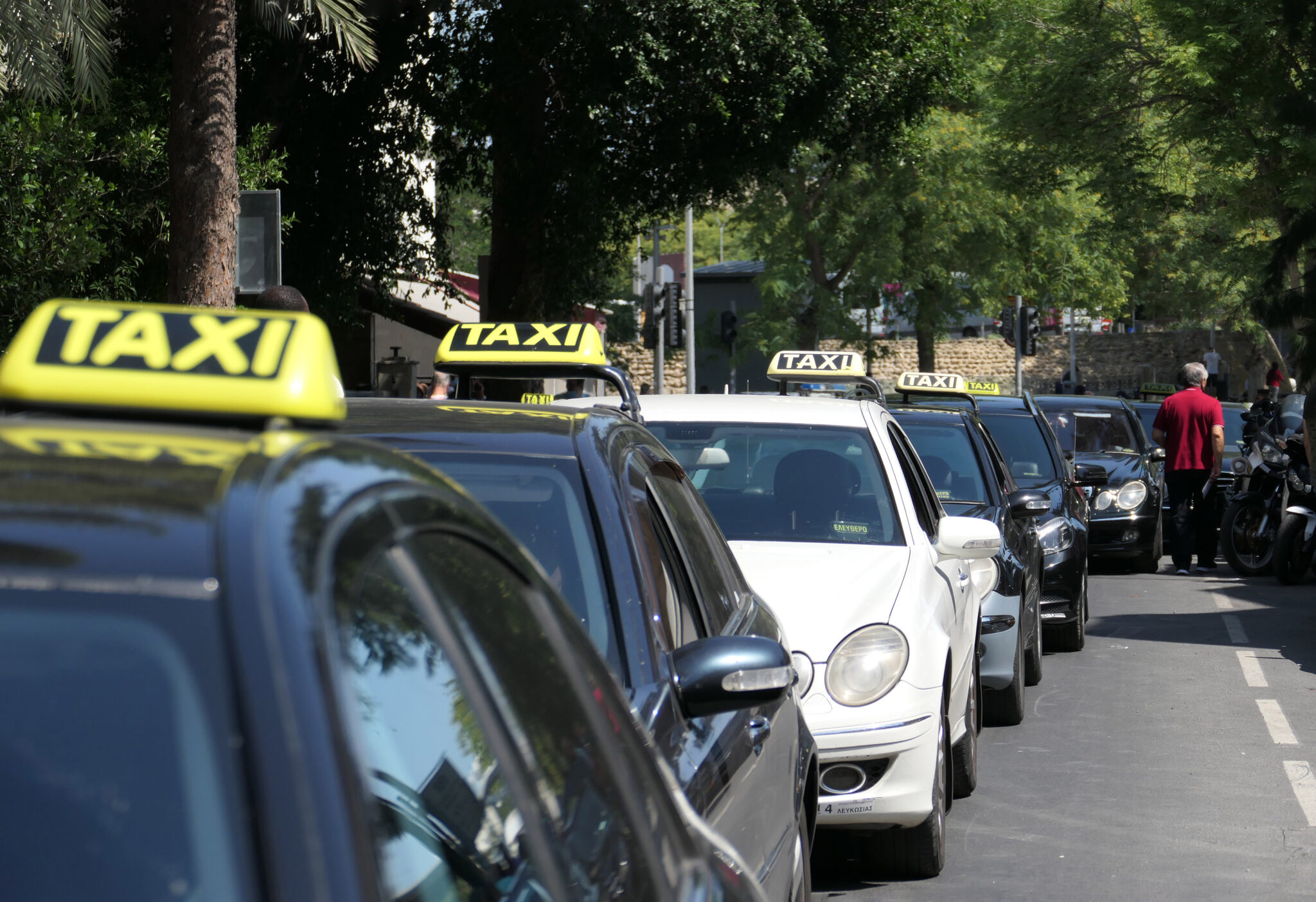 Χωρίς ταξί για πέντε ώρες η Κύπρος και πορεία διαμαρτυρίας οδηγών στη Λευκωσία