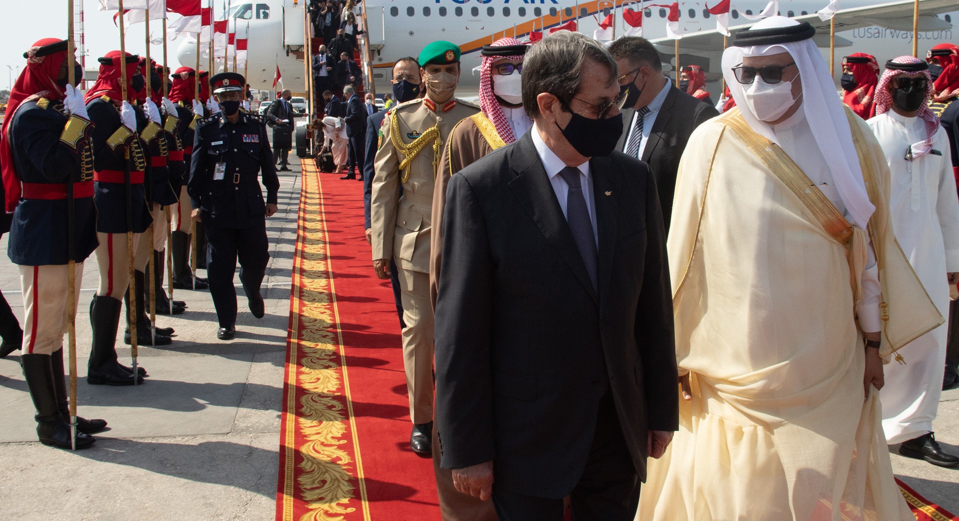 ΦΩΤΟ: Έφτασε στο Μπαχρέιν ο ΠτΔ, τη Δευτέρα θα συναντηθεί με τον Βασιλιά
