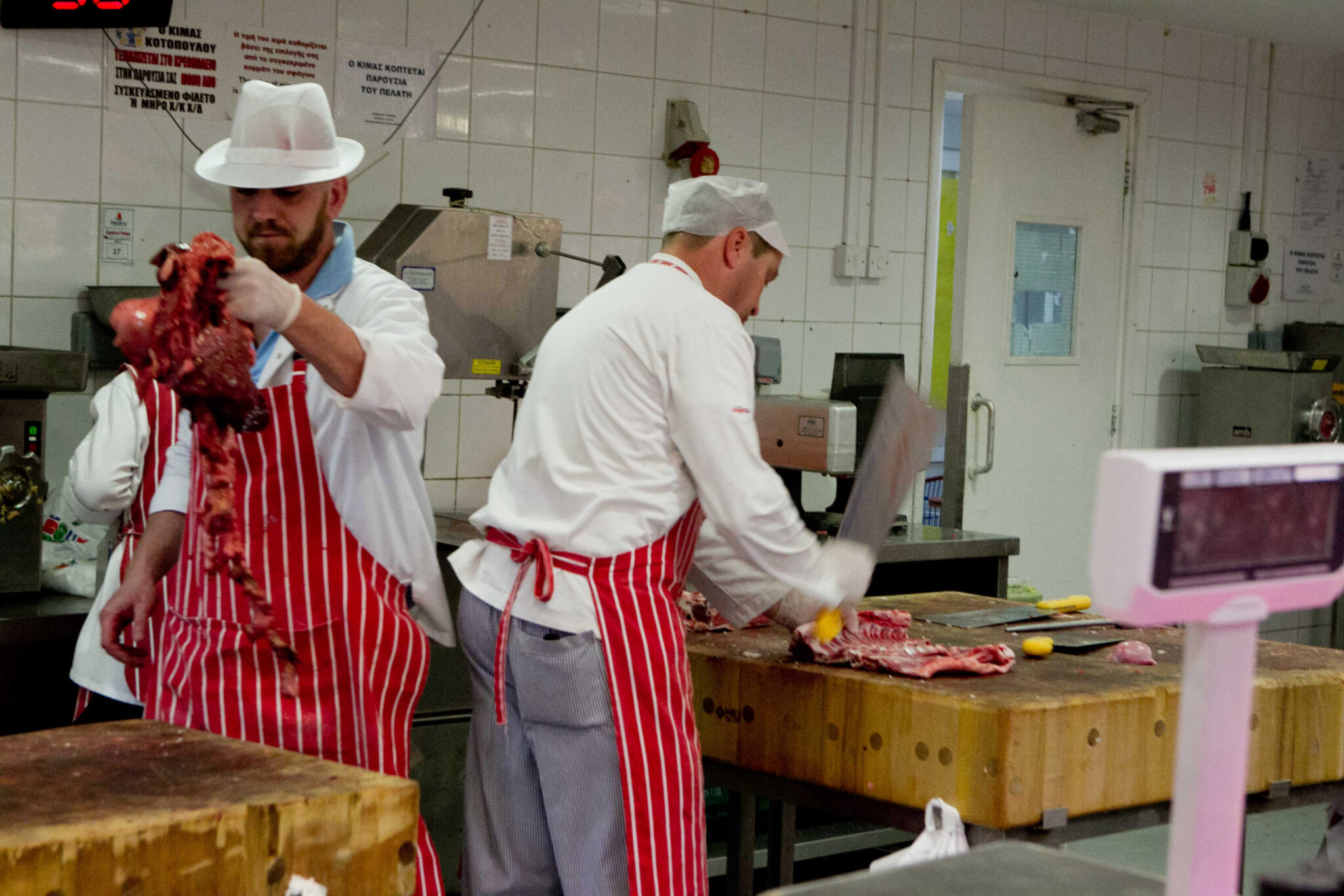 Κρέας και καύσιμα: Που κυμαίνονται οι τιμές βασικών καταναλωτικών αγαθών;