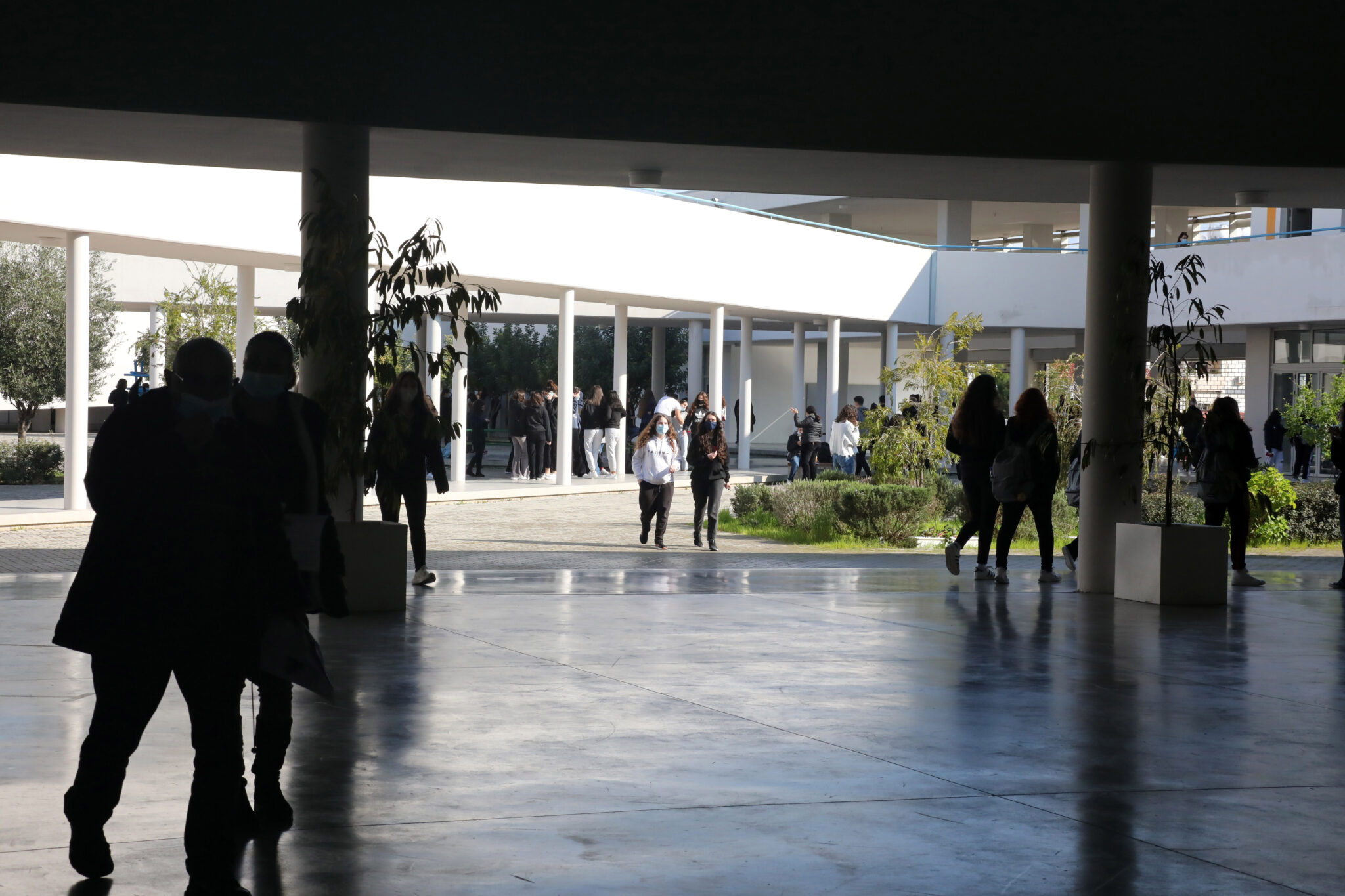 Τριγμούς στην επιδημιολογική εικόνα έφερε το άνοιγμα των σχολείων (BINTEO)