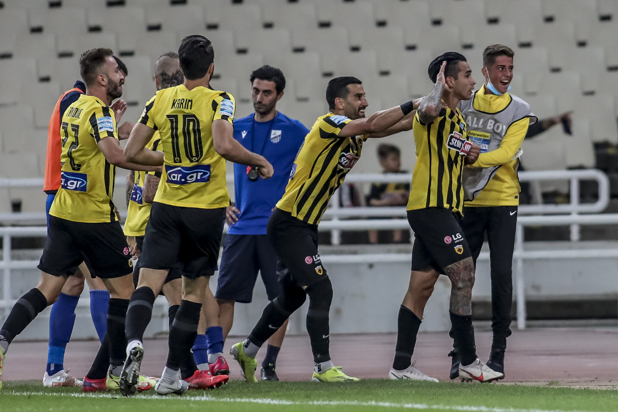 Έπαιξε με τη… φωτιά η ΑΕΚ, «πυροσβέστης» ο Αραούχο