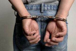 Στο κελί για οκτώ μέρες 33χρονος για υπόθεση εμπρησμού αυτοκινήτου