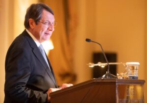 Τίμησε τον Ντέιβιντ Χάρις για τη στήριξή του στην Κύπρο ο Πρόεδρος Αναστασιάδης