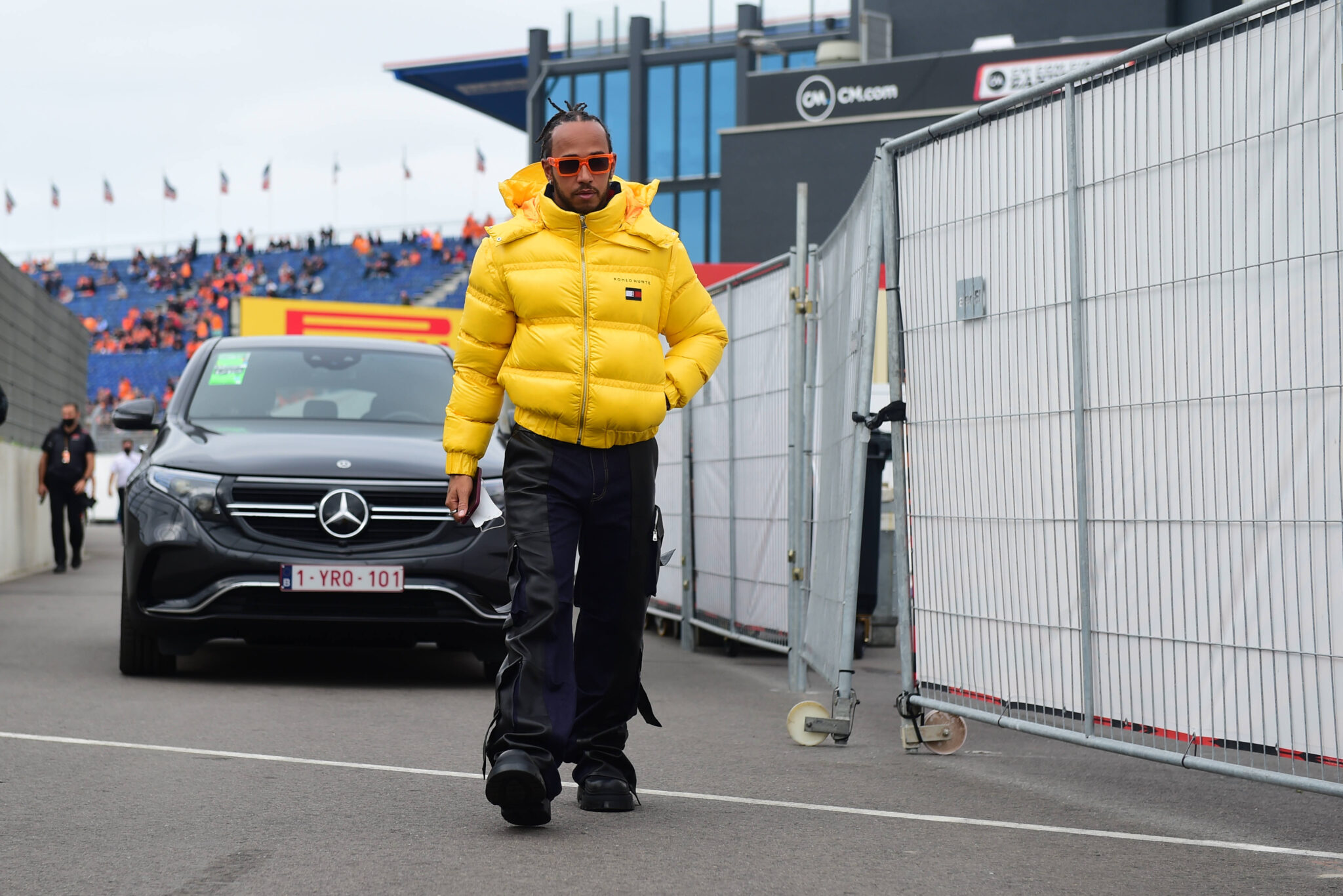 Ο LEWIS HAMILTON ΦΟΡΑΕΙ TOMMYXROMEO ΣΤΟ ΟΛΛΑΝΔΙΚΟ FORMULA ONE™ GRAND PRIX 2021