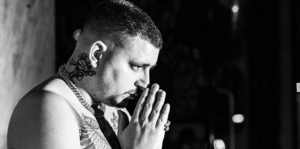 Mad Clip: H στιγμή που χάνει τον έλεγχο του αυτοκινήτου του! Νέο βίντεο