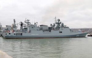 Η "Ναύαρχος Έσσεν" αγκυροβόλησε για λίγο στο λιμάνι Λεμεσού