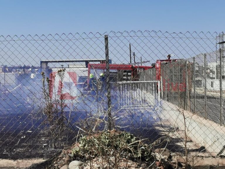 ΒΙΝΤΕΟ: Πυρκαγιά κοντά στην αεροπορική βάση Λακατάμιας, στις φλόγες οχήματα