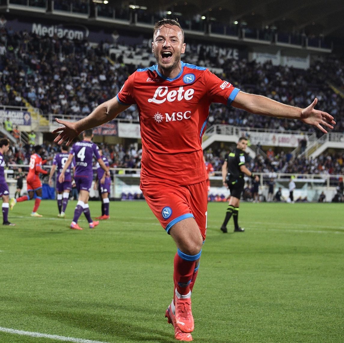 Απόλυτη Νάπολι και στη Φλωρεντία