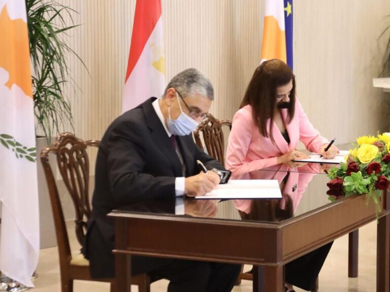"Μεγάλο βήμα προόδου": Υπογράφηκε η ηλεκτρική διασύνδεση Κύπρου – Αιγύπτου