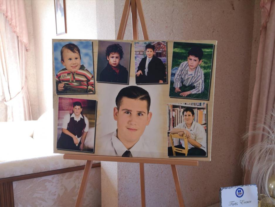 &Alpha;&nu;&tau;ί &Mu;&nu;&eta;&mu;&omicron;&sigma;ύ&nu;&omicron;&upsilon;&hellip;