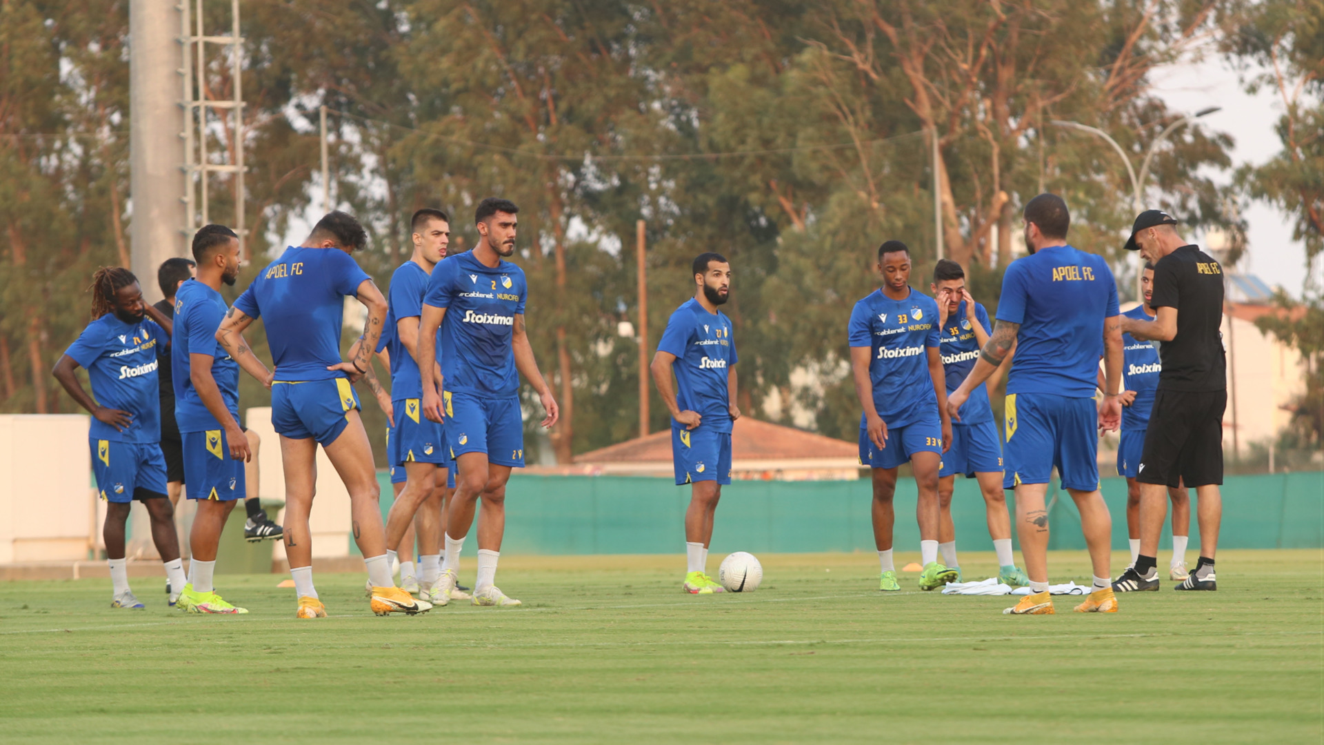 Αποστολή χωρίς Μάγκλιτσα για τον ΑΠΟΕΛ