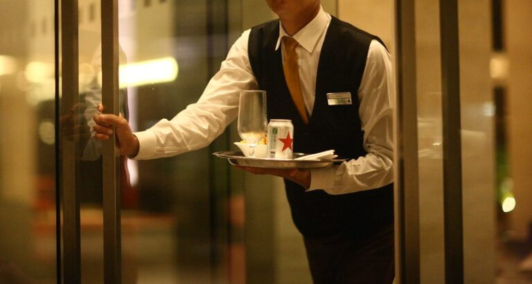 Βαρύ πρόστιμο σε αίθουσα δεξιώσεων στη Λευκωσία που δεν έλεγχε για SafePass