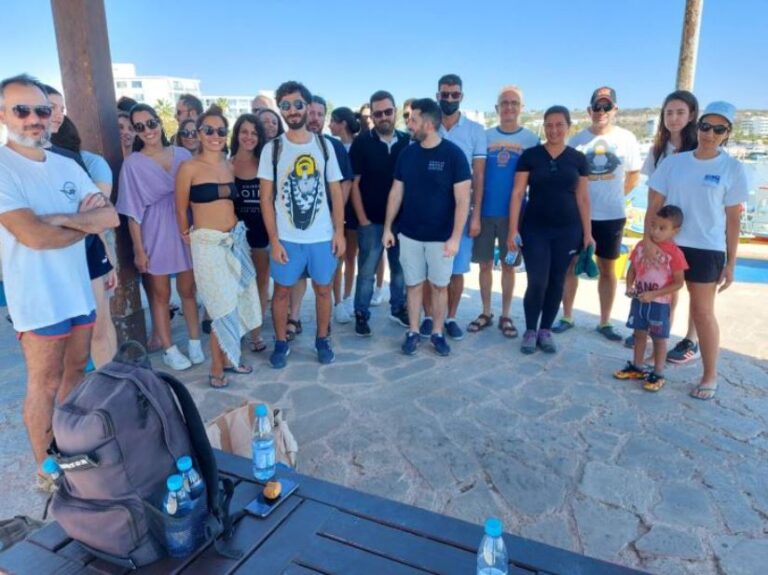 Πέντε κιλά αποτσίγαρα, πώματα και καλαμάκια από καθαρισμό στην Αγία Νάπα