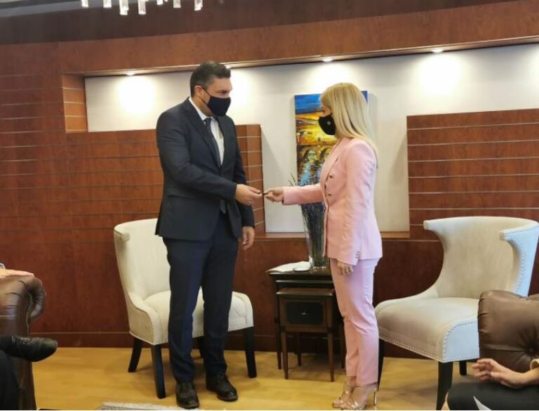 ΥΠΟΙΚ: Σημαντική δημοσιονομική διόρθωση στον κρατικό προϋπολογισμό του 2022