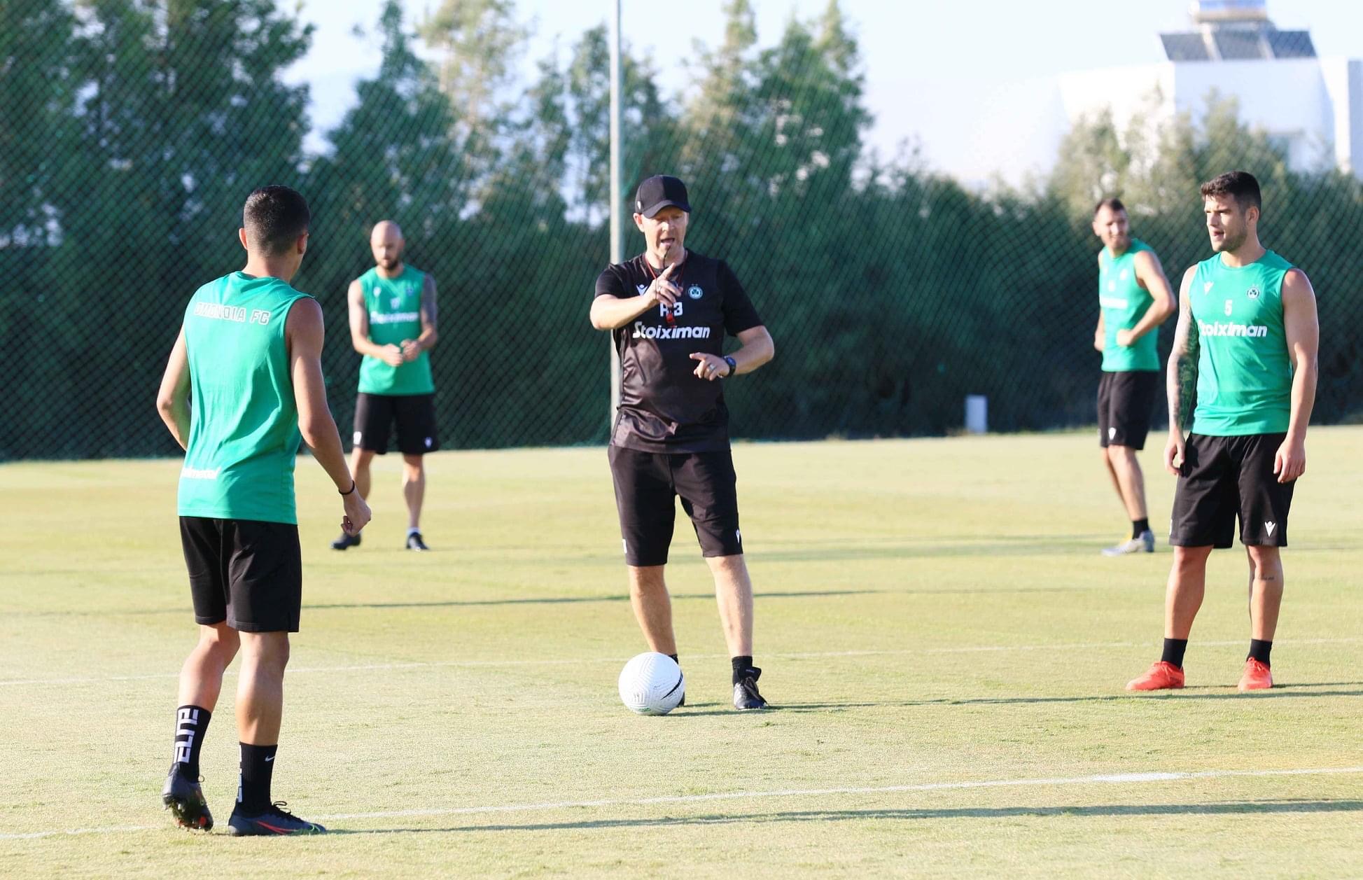 Οι πιθανές λύσεις του Μπεργκ στην… πληγωμένη μεσαία γραμμή