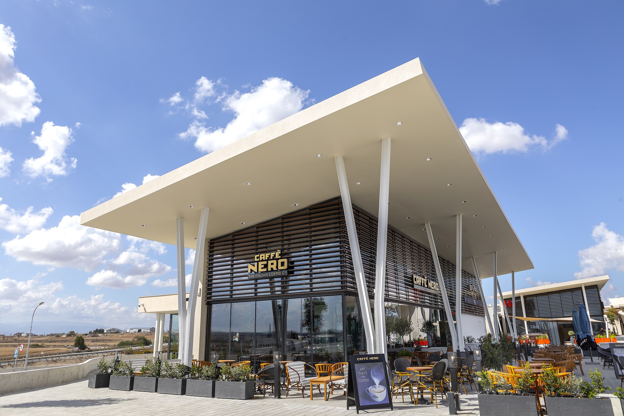 Caffè Nero στο Neo Plaza