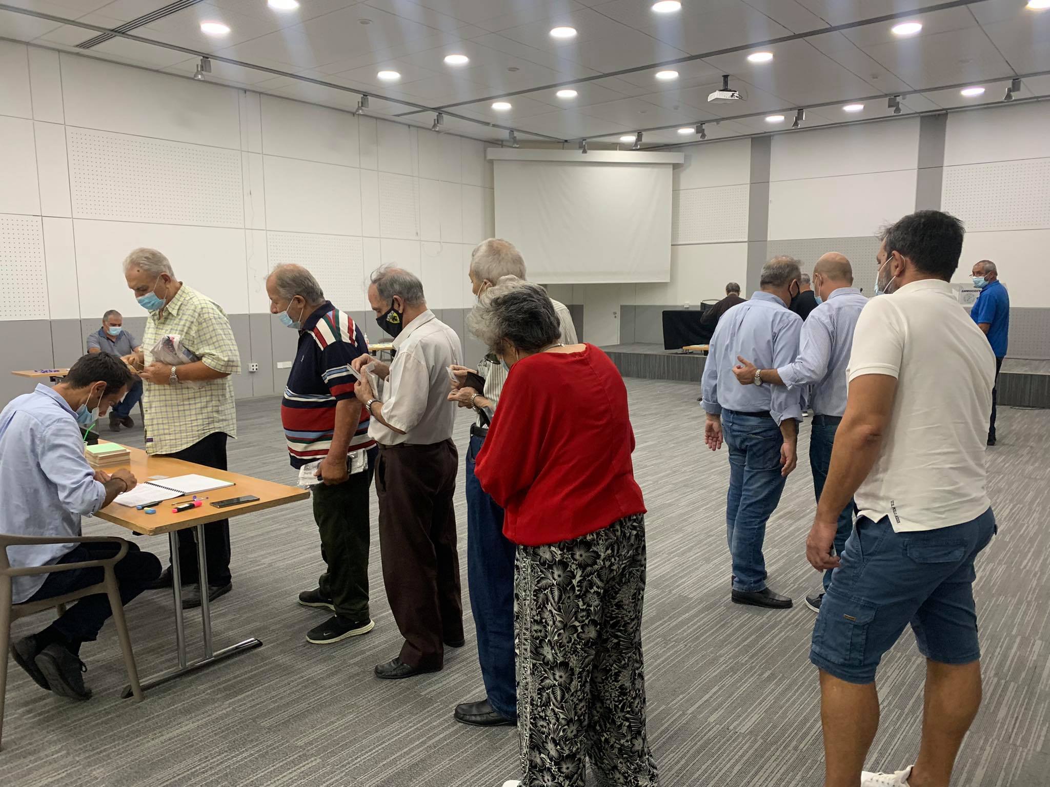 Κανονικά η ψηφοφορία στην ΕΔΕΚ παρά το δικαστικό διάταγμα (ΦΩΤΟ)