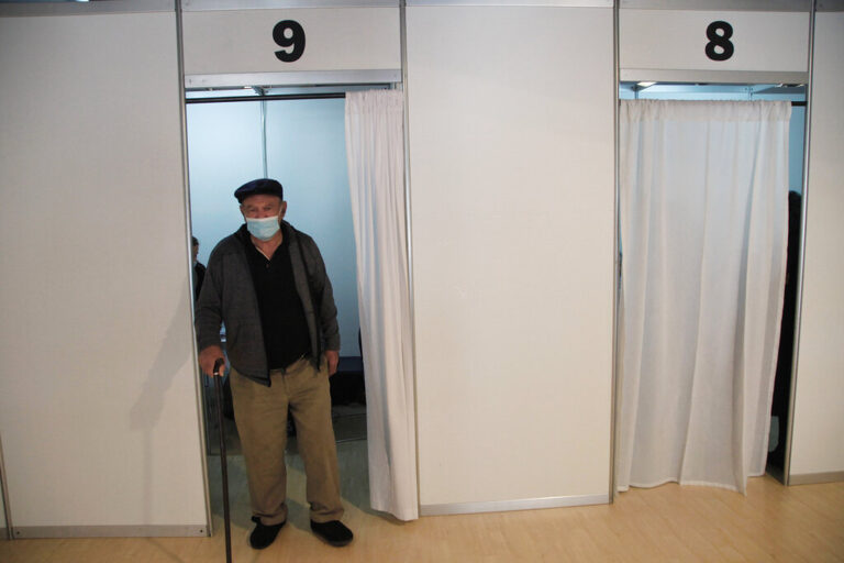 Τρίτη δόση εμβολίου: Η πρόταση Χατζηπαντέλα που πάει Υπουργικό (ΒΙΝΤΕΟ)