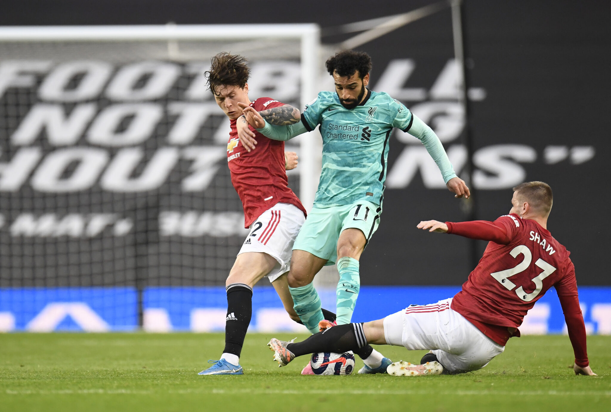 Premier League: Τα «φώτα» στο Μάντσεστερ