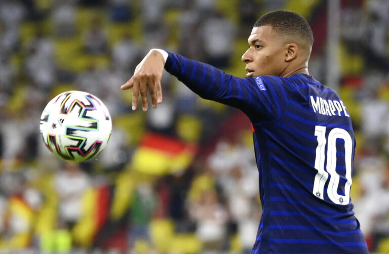 Κι όμως, η Μπαρσελόνα ετοιμάζει «σφήνα» για Εμπαπέ