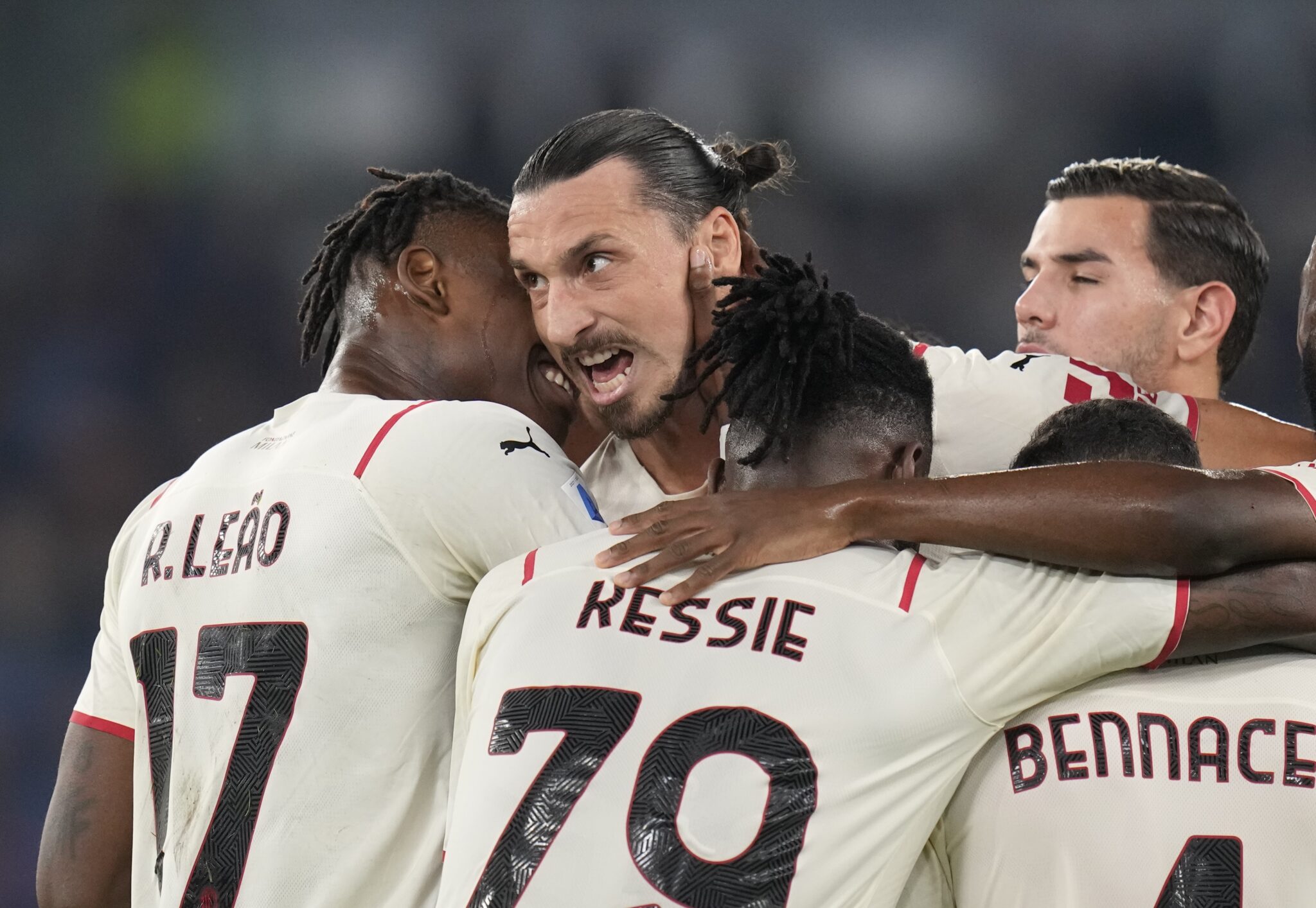 Τον… χαβά της η Μίλαν, δεν αφήνει τη Νάπολι να «ανασάνει»