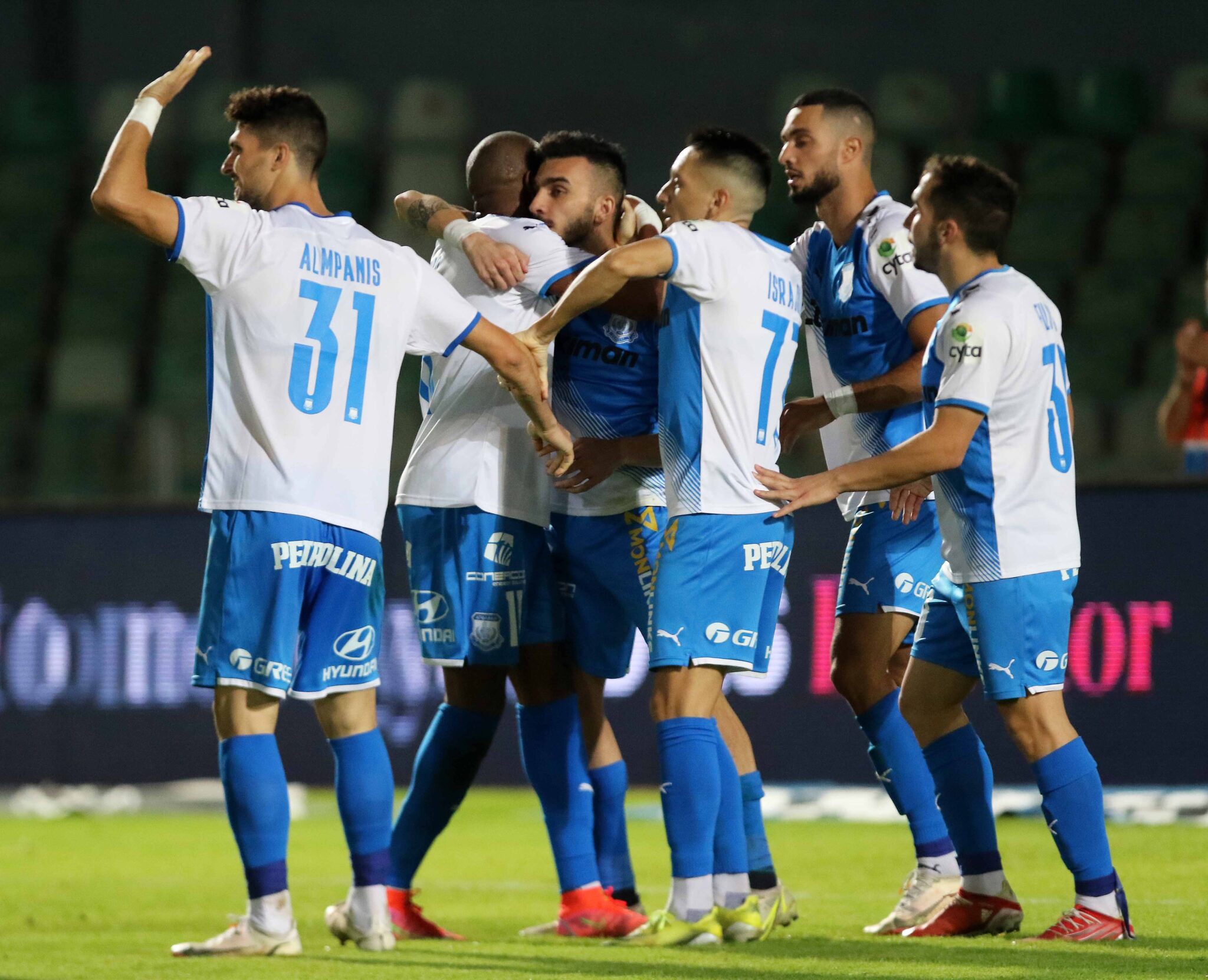 «Καθάρισε» την Πάφο των 10 παικτών και ανέβηκε στην κορυφή ο Απόλλωνας (ΒΙΝΤΕΟ)