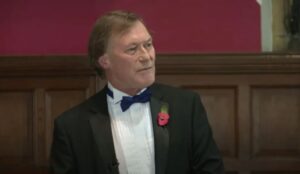 Νεκρός ο βουλευτής που δέχθηκε επίθεση με μαχαίρι