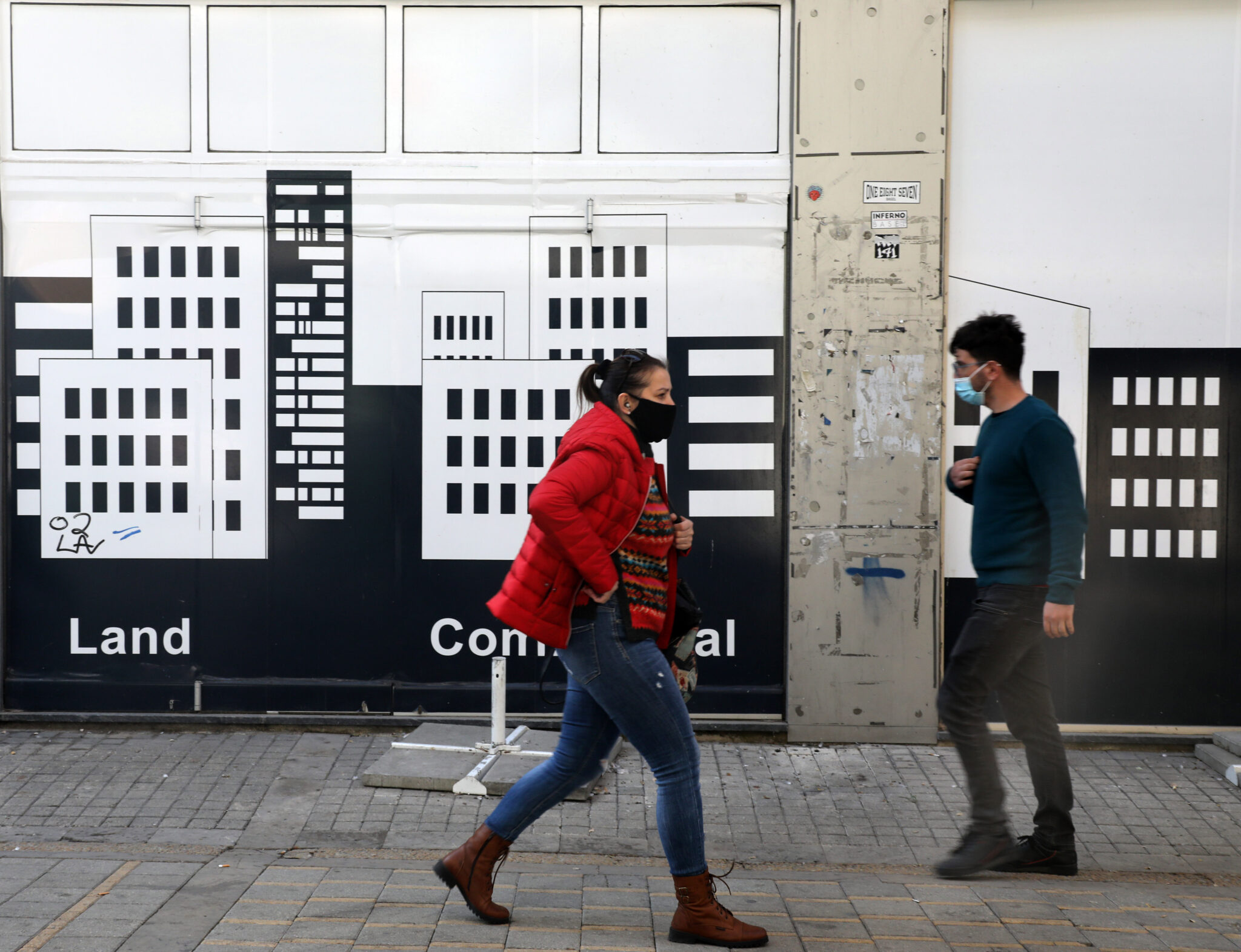 Μάσκες και μέτρα μέχρι το επόμενο καλοκαίρι "βλέπουν" οι ειδικοί για την Κύπρο