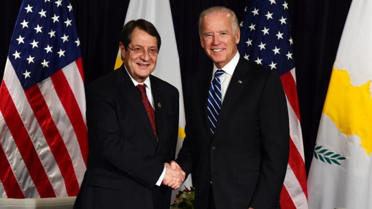 Μπάιντεν προς ΠτΔ: Στήριξη ΗΠΑ στις προσπάθειες της ΚΔ για λύση στο Κυπριακό