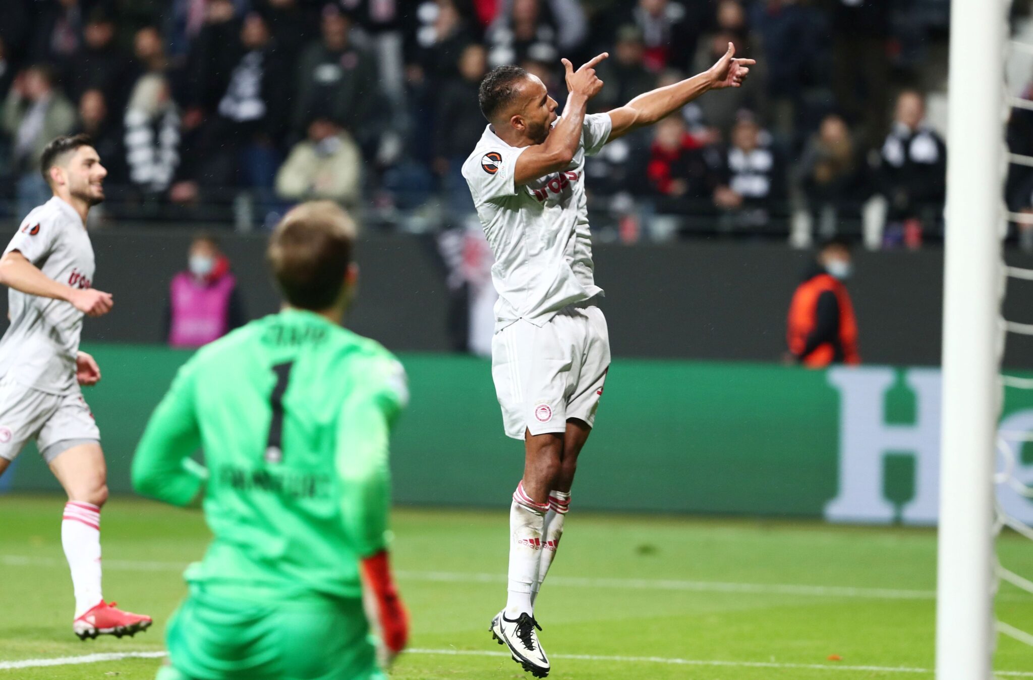 Συνεχίζει να γράφει ιστορία ο Ελ Αραμπί