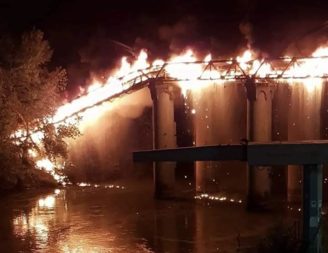 ΒΙΝΤΕΟ: Κατέρρευσε ιστορική γέφυρα της Ρώμης μετά από πυρκαγιά