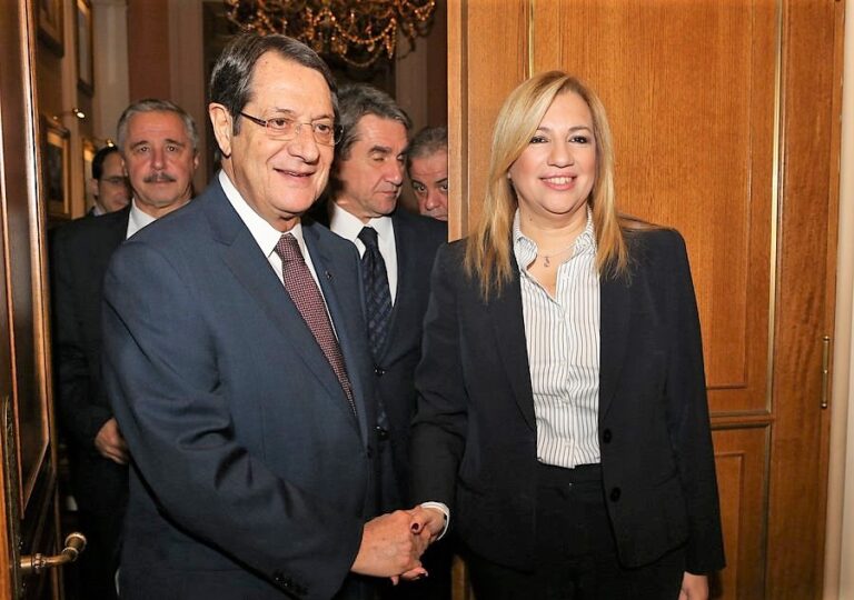 "Μας συνέδεε ανιδιοτελής φιλία": Συγκλονισμένος ο ΠτΔ για το θάνατο της Φώφης