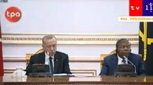 Αποκοιμήθηκε πάλι μπροστά στις κάμερες ο Ερντογάν (ΒΙΝΤΕΟ)