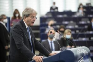 Ευρωπαϊκό Κοινοβούλιο: Να ενταθούν οι προσπάθειες ΕΕ κατά της φοροδιαφυγής