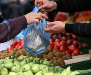 Έξι μήνες ακόμη το «μαρτύριο» της ακρίβειας (ΒΙΝΤΕΟ)