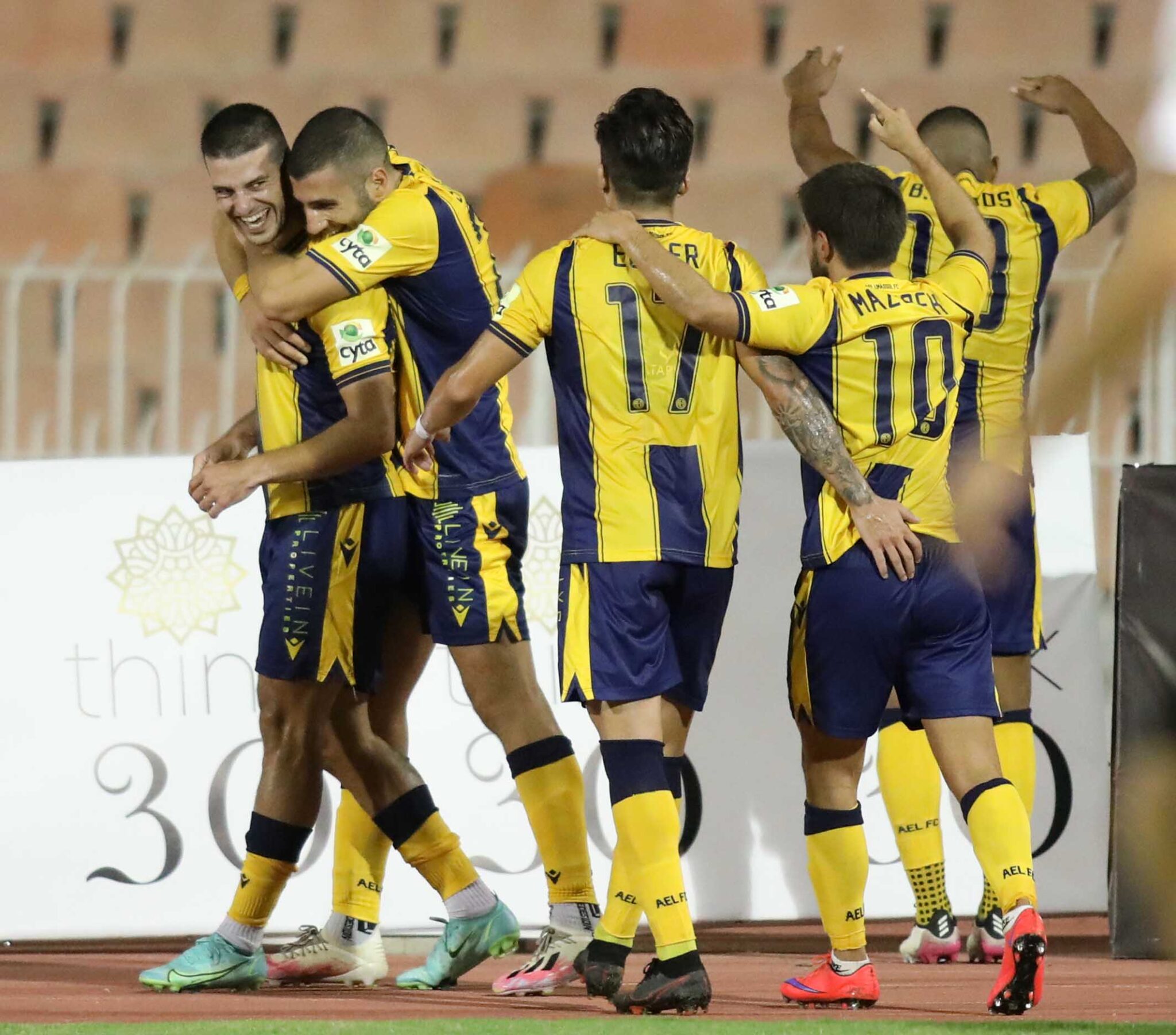 Αξιοποιεί τη διακοπή η ΑΕΛ, ανεβάζει «στροφές» ο Μηνάς