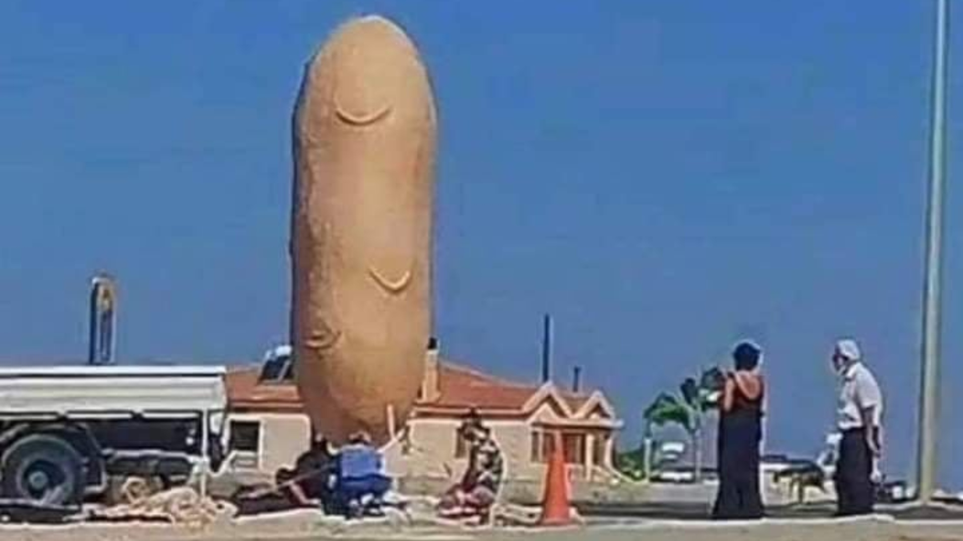 Αντιδράσεις για τη "Big Potato" του Ξυλοφάγου: Τι λέει ο Κοινοτάρχης για το έργο