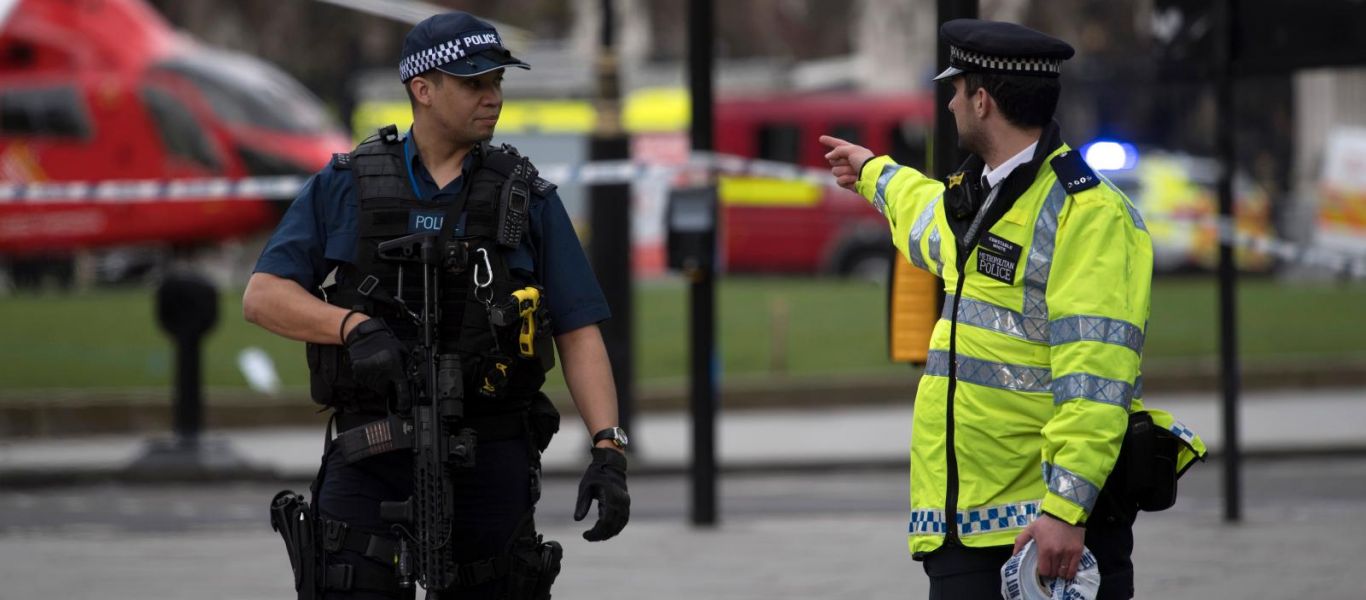 Σύγκρουση τρένων στη Βρετανία, αναφορές για πολλούς τραυματίες