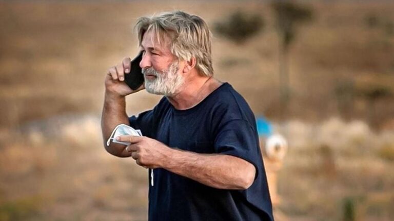 «Ήταν οικογένειά μου» είπε ο Μπάλντουιν για τη γυναίκα που πυροβόλησε κατά λάθος