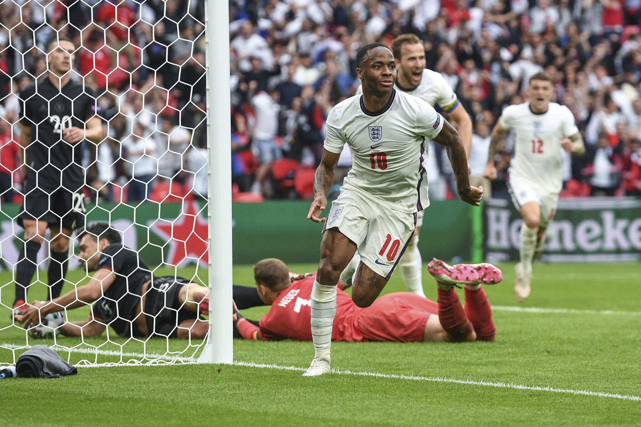 Η Μπαρσελόνα θέλει δανεικό τον Στέρλινγκ