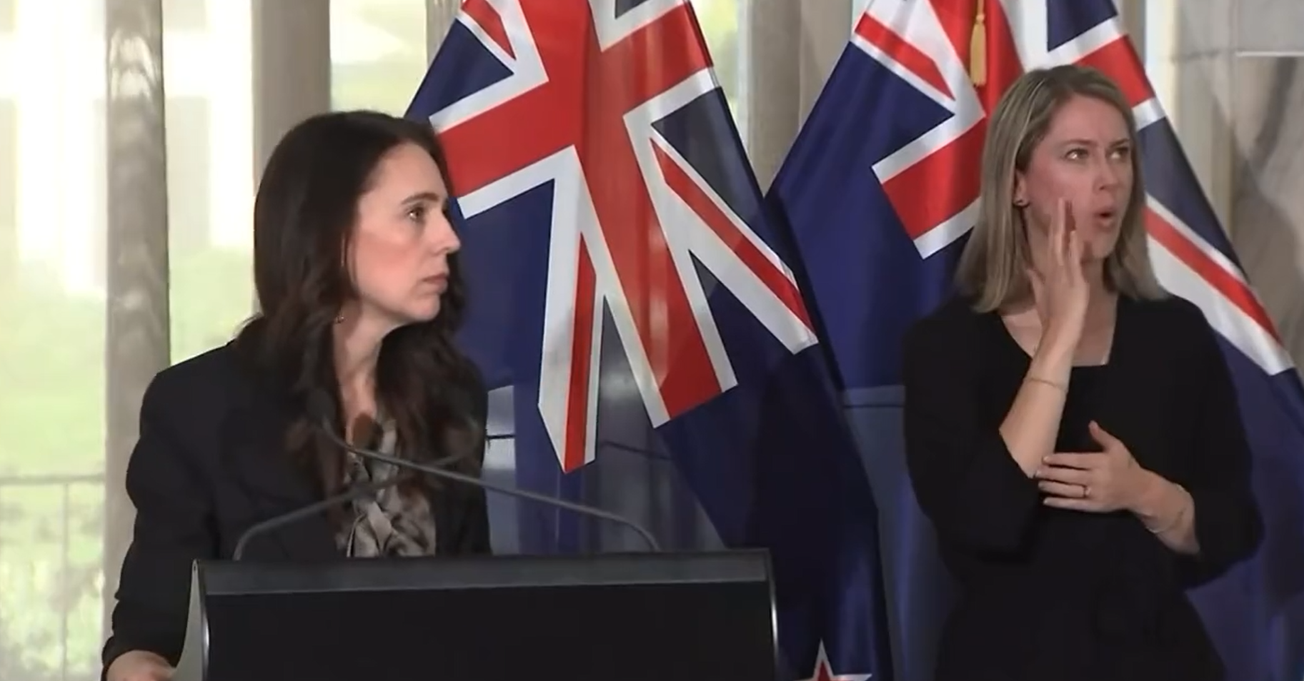 ΒΙΝΤΕΟ: Η στιγμή που ο εγκέλαδος "ταρακούνησε" την πρωθυπουργό Νέας Ζηλανδίας