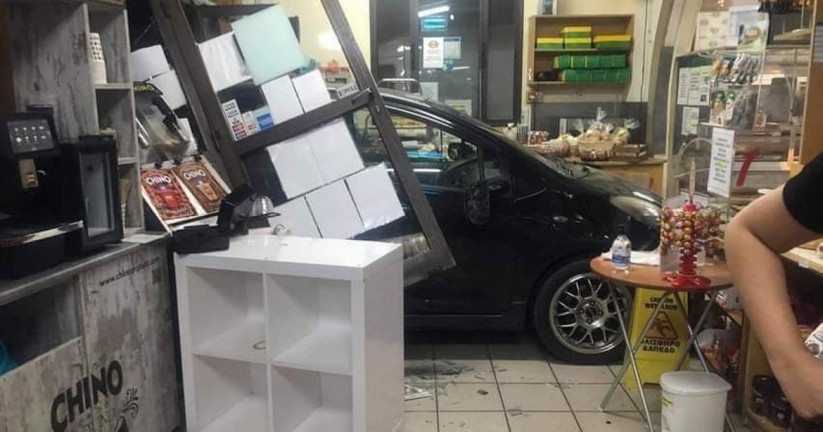 Σοβαρό τροχαίο στη Λευκωσία: Οδηγός μπούκαρε σε κατάστημα στην Παλιά Λευκωσία