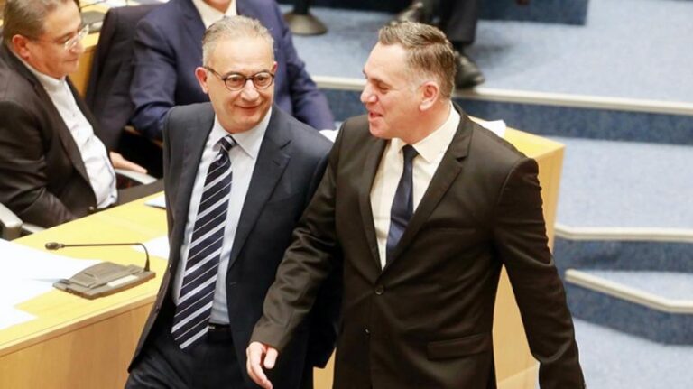 Φλερτ ΔΗΣΥ-ΔΗΚΟ με φόντο την κρατική χορηγία